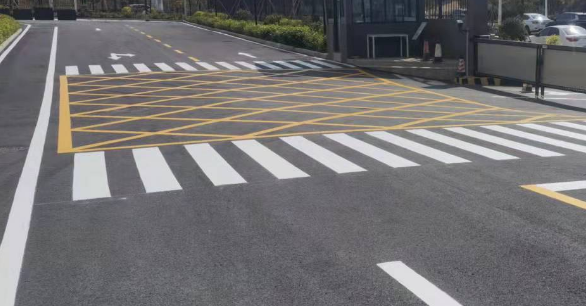 蘇州工廠(chǎng)道路劃線(xiàn)攻略，讓廠(chǎng)區(qū)交通“靚”起來(lái)